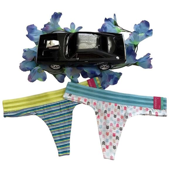 Xhilaration NWT 2 Pack Thongs Bundle Women S - Picture 1 of 11